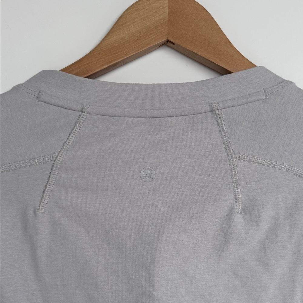 Lululemon Silverescent Evolution Henley Long Sleeve Mens XL Grey Anti-Odor Tech - Picture 11 of 14